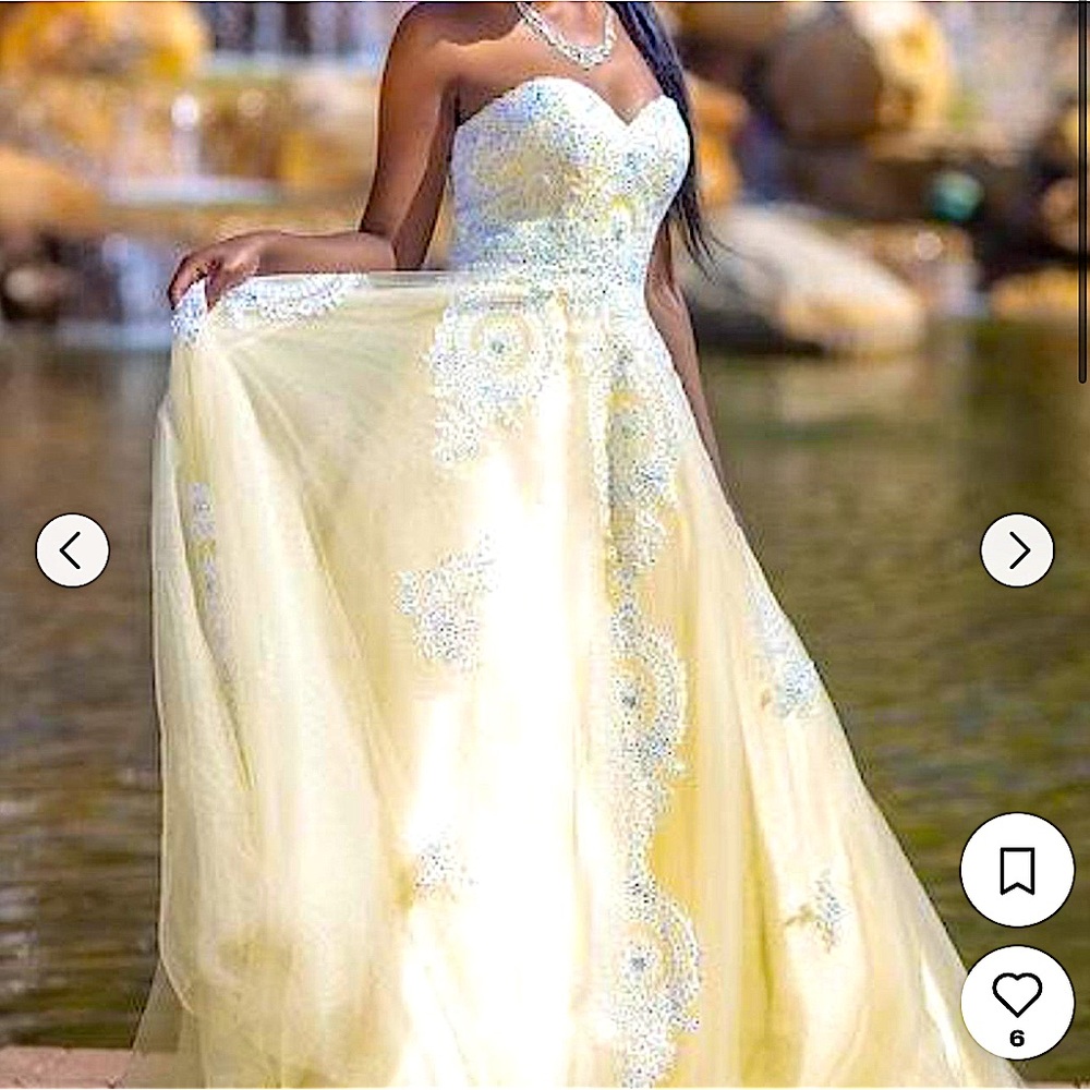 (Camille La Vie) Tulle Skirted Prom Dress